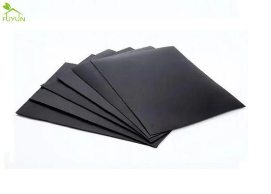 Trazadores de líneas antis de tierra de la tela de Geomembrane del negro del LDPE del HDPE de la cubierta de la filtración de la construcción 1.0m m del supermercado